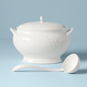 Embossed Scroll Soup Tureen Set, 3-Piece